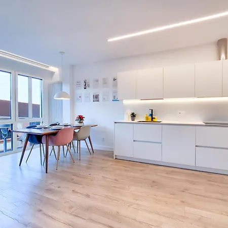 Akura Apartment, Con Aire Acondicionado شقة